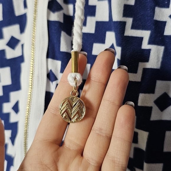 Macbeth Collection by Margaret Josephs blue and white print gold toned sweater - Picture 4 of 7